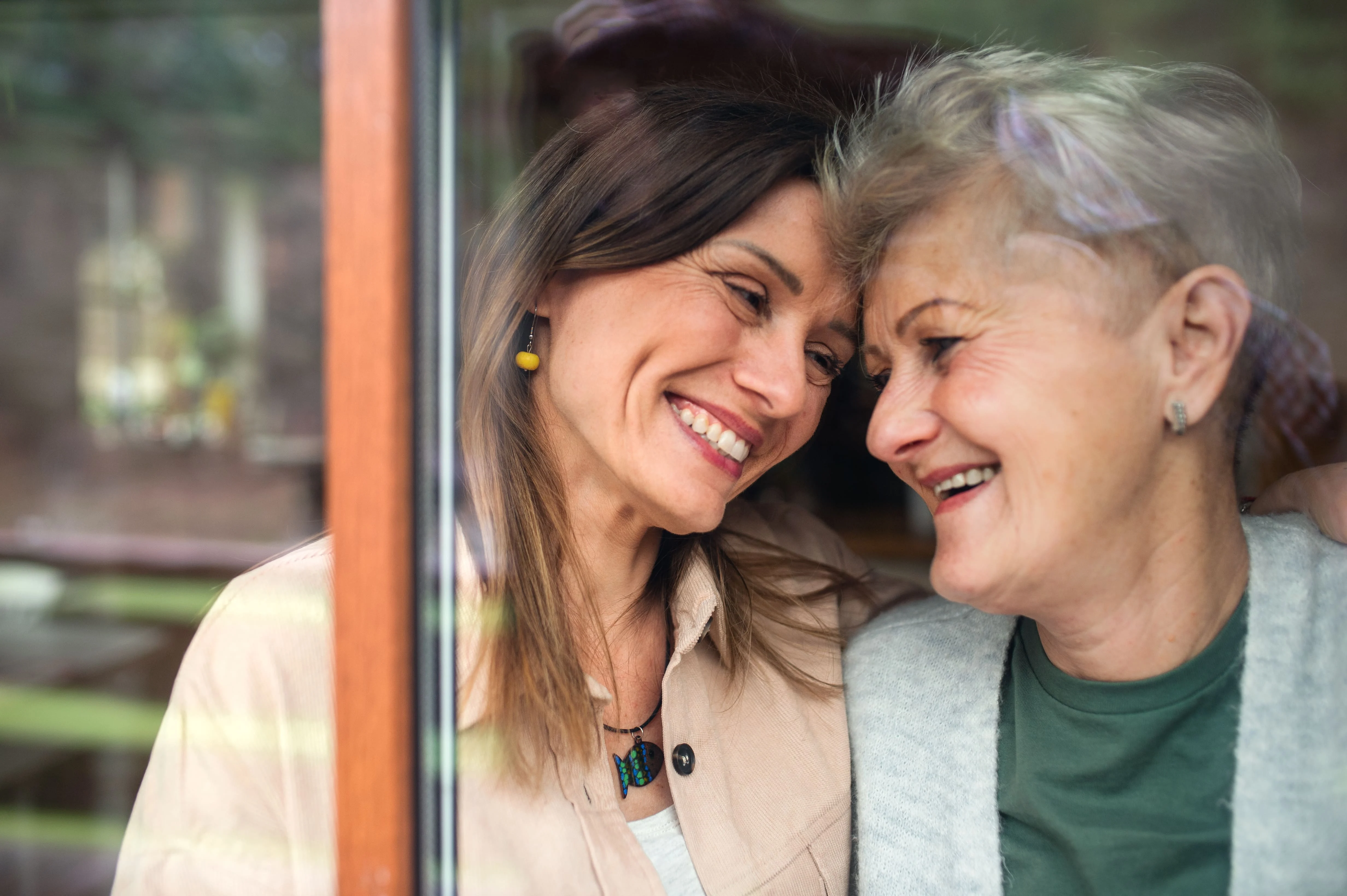 Día del adulto mayor: ¿Sabías que hoy ya es posible ayudarlos a recuperar su salud y calidad de vida?